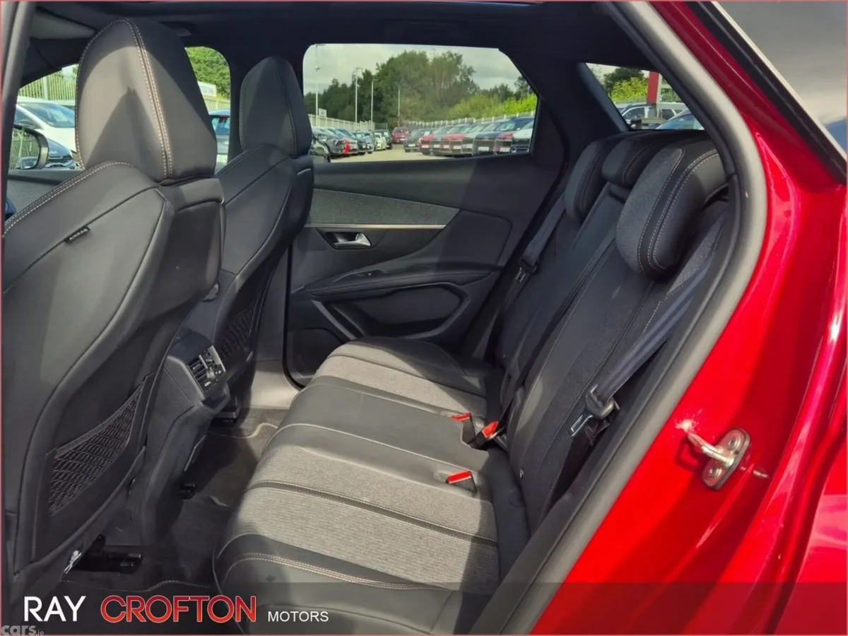Peugeot 3008 MPV, Diesel, 2019, Red