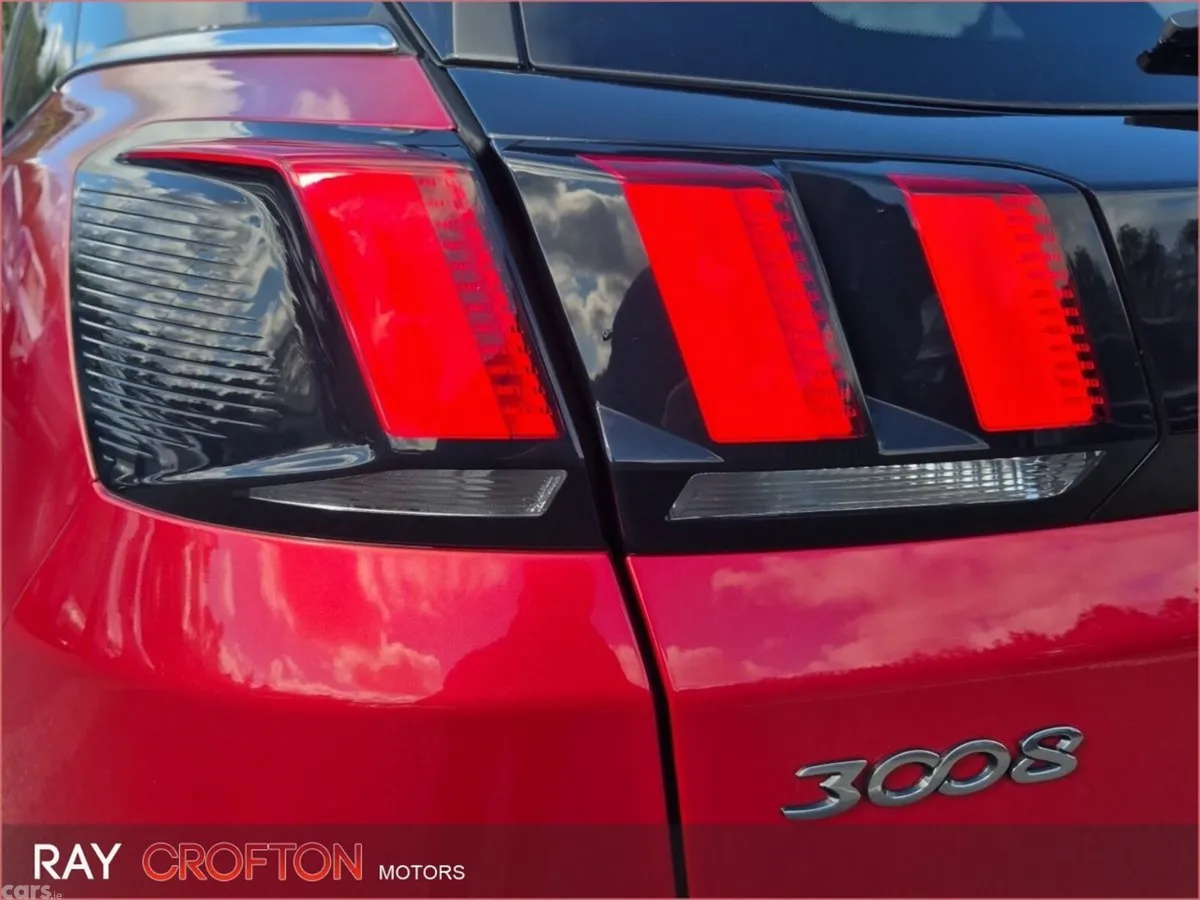Peugeot 3008 MPV, Diesel, 2019, Red