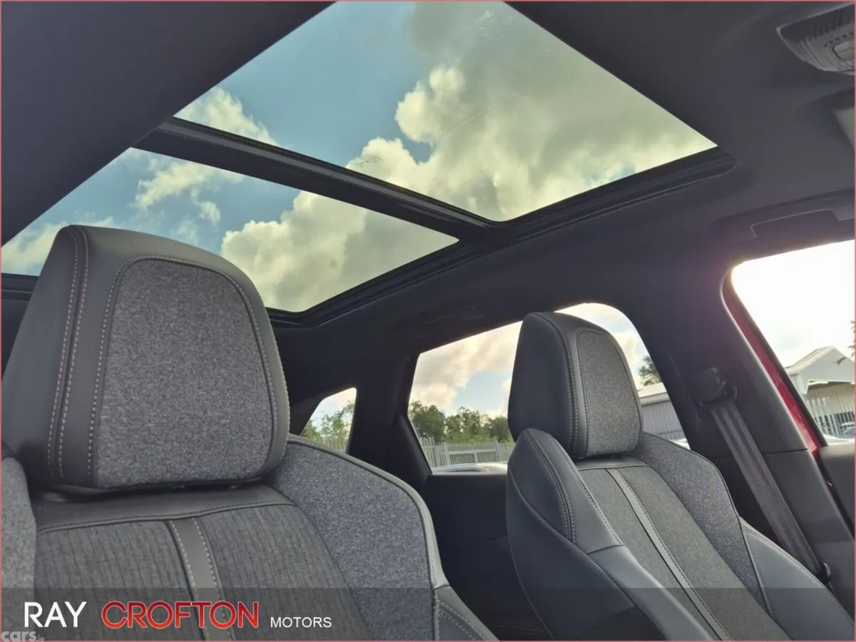 Peugeot 3008 MPV, Diesel, 2019, Red