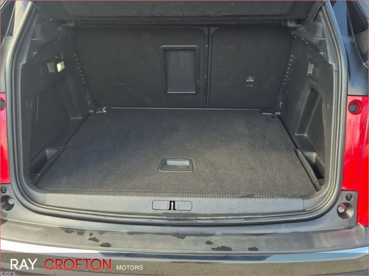 Peugeot 3008 MPV, Diesel, 2019, Red