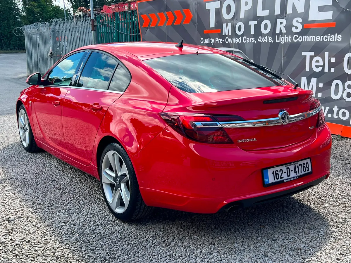 Opel Insignia Hatchback, Diesel, 2016, Red