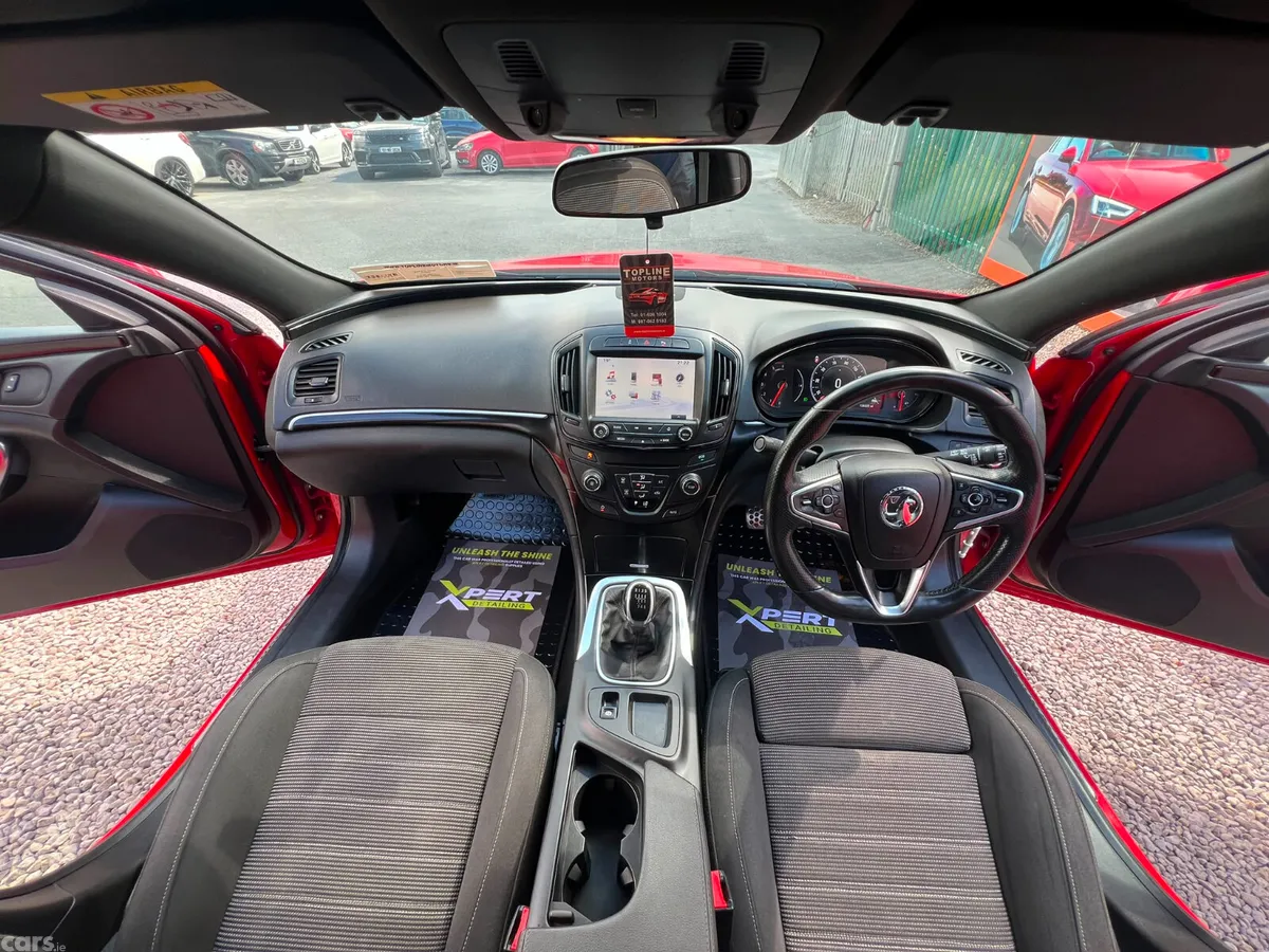 Opel Insignia Hatchback, Diesel, 2016, Red