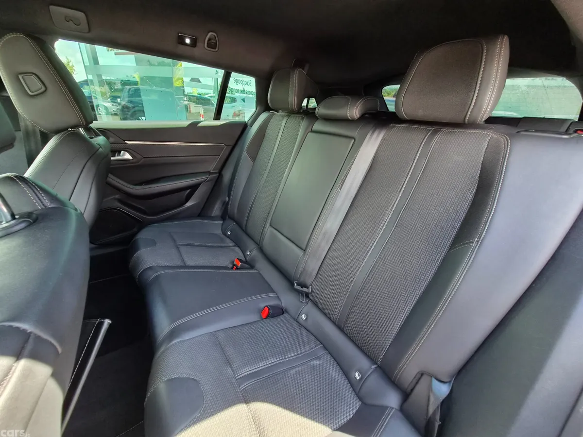 Peugeot 508 Estate/Jeep, Petrol Plug-in Hybrid, 2022, Red