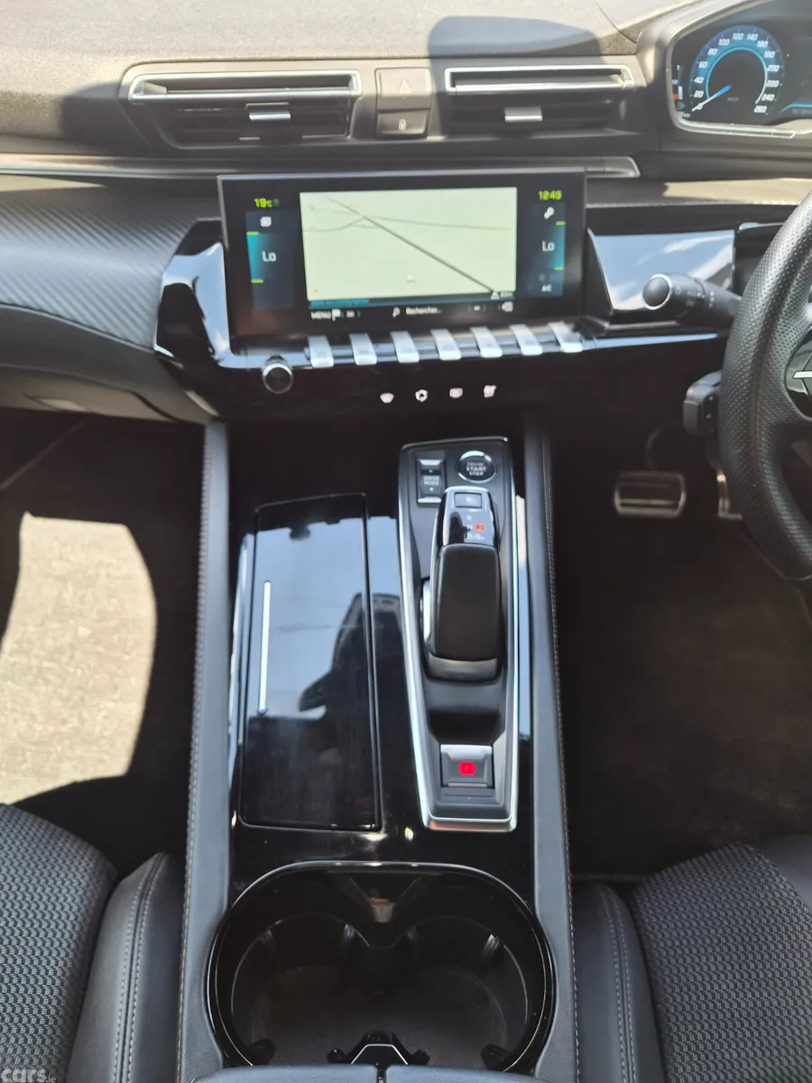 Peugeot 508 Estate/Jeep, Petrol Plug-in Hybrid, 2022, Red
