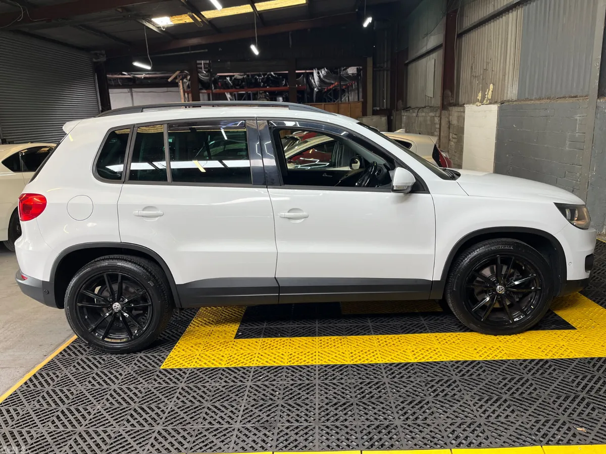 Volkswagen Tiguan SUV, Diesel, 2014, White