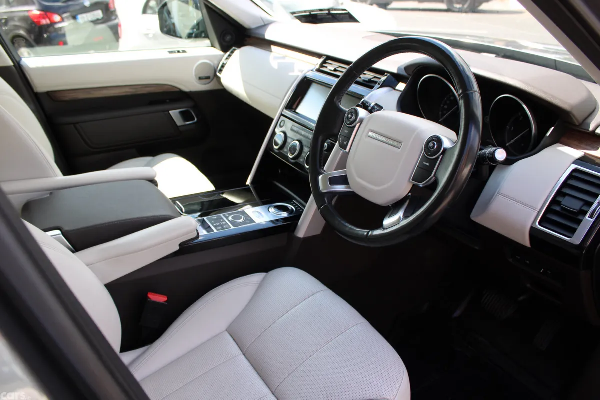 Land Rover Discovery SUV, Diesel, 2017, Grey