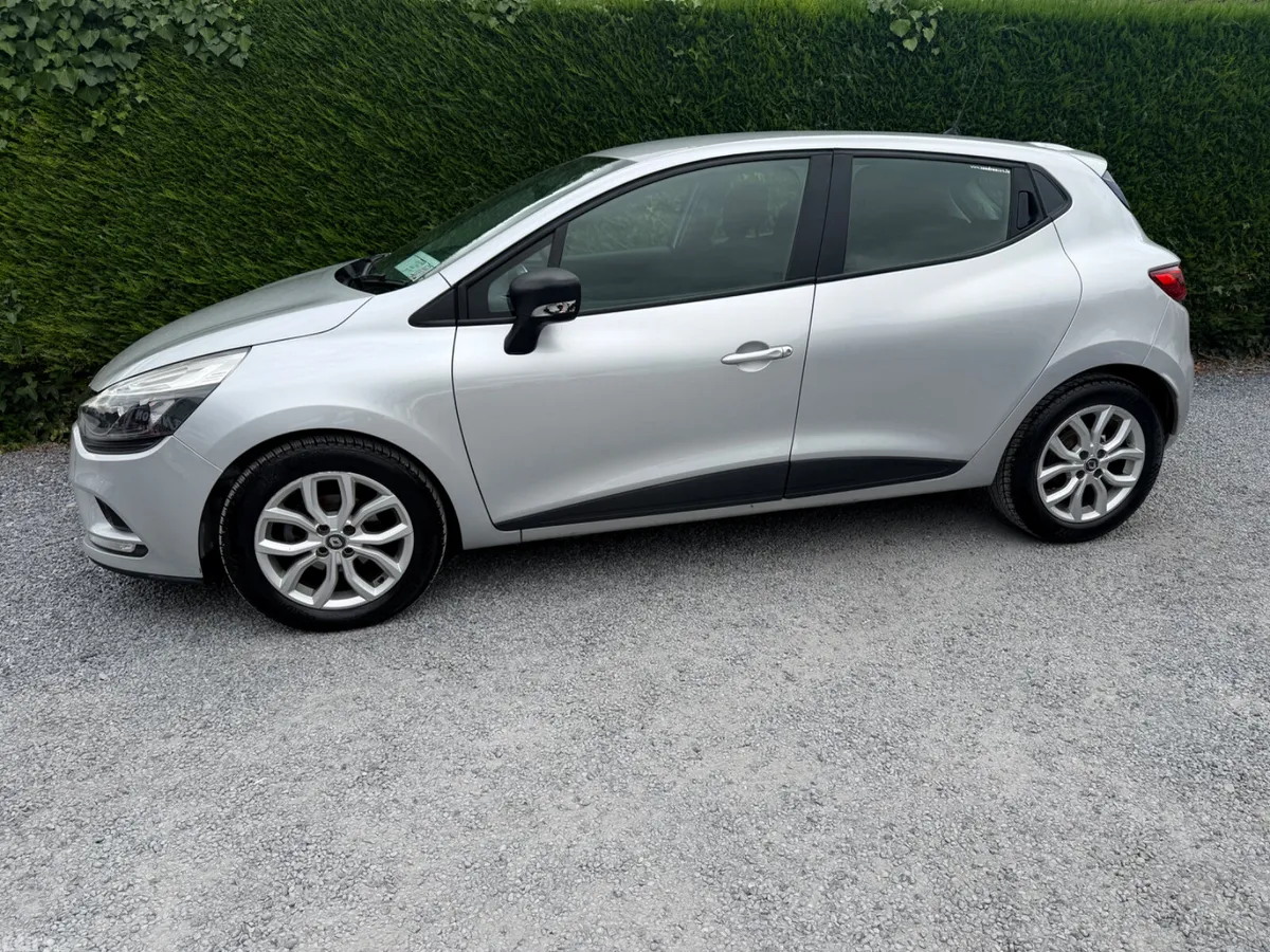 Renault Clio Hatchback, Diesel, 2017, Silver