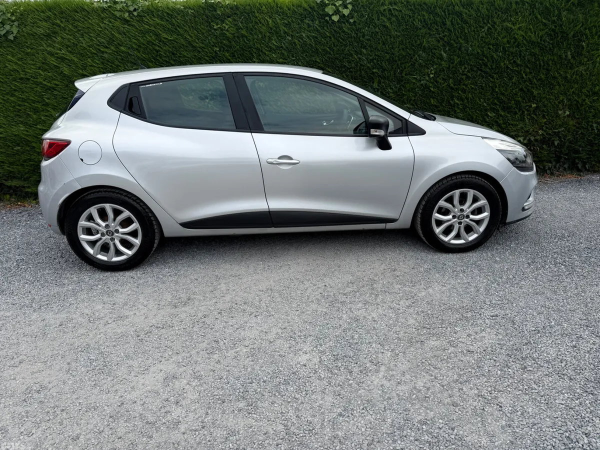 Renault Clio Hatchback, Diesel, 2017, Silver