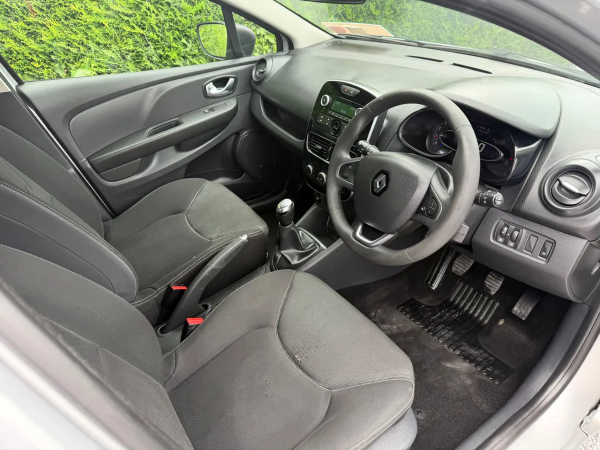 Renault Clio Hatchback, Diesel, 2017, Silver
