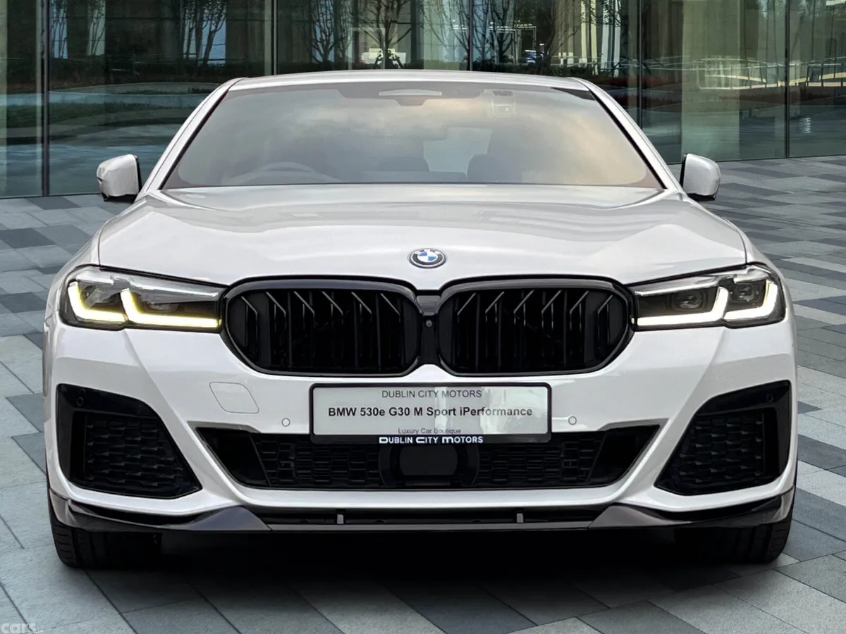 BMW 5-Series Saloon, Petrol Plug-in Hybrid, 2022, White