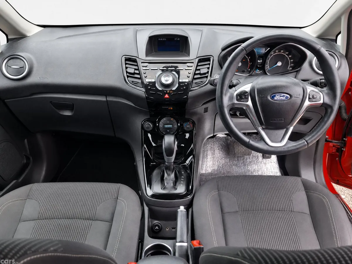 Ford Fiesta Hatchback, Petrol, 2016, Red