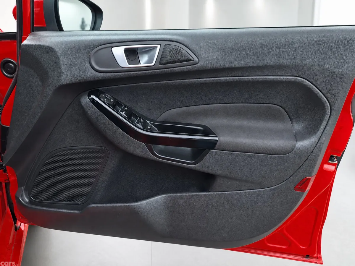 Ford Fiesta Hatchback, Petrol, 2016, Red