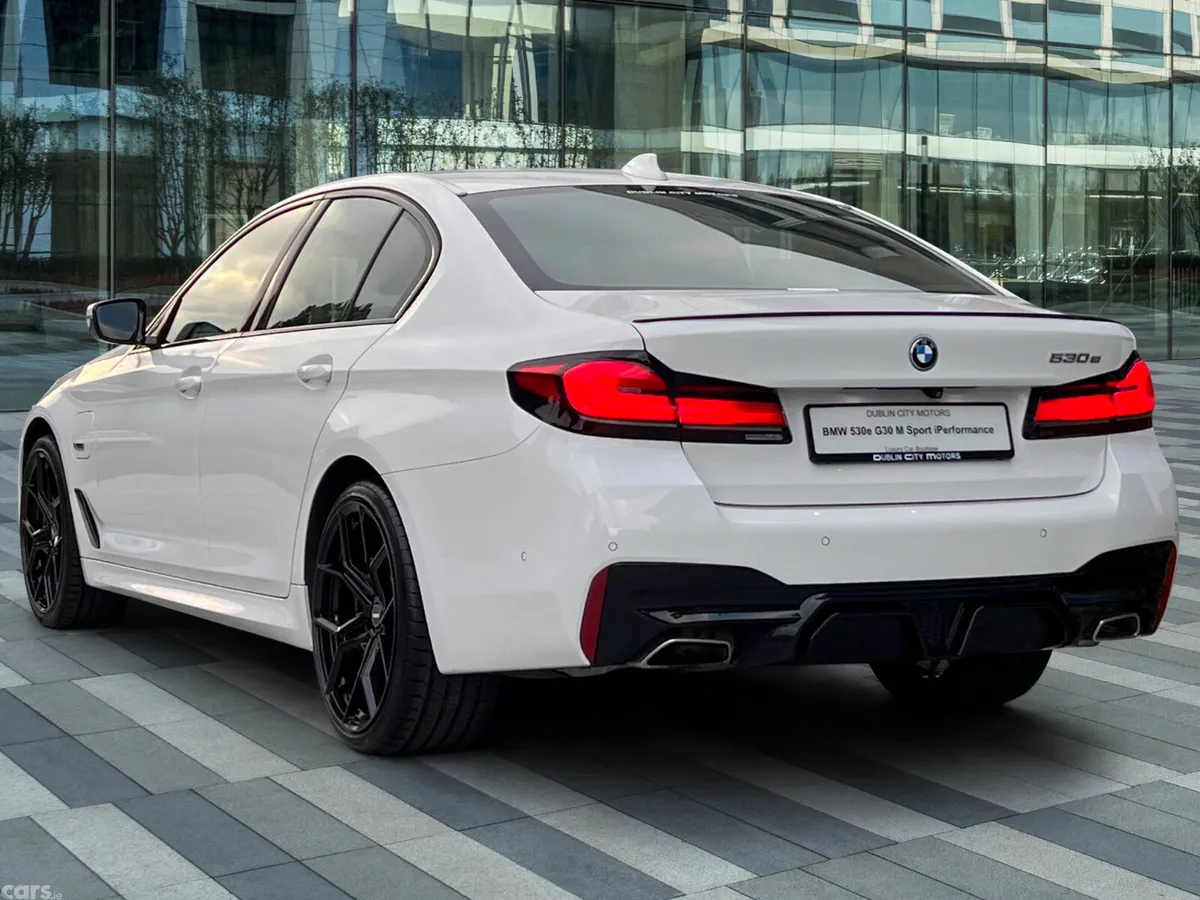 BMW 5-Series Saloon, Petrol Plug-in Hybrid, 2022, White