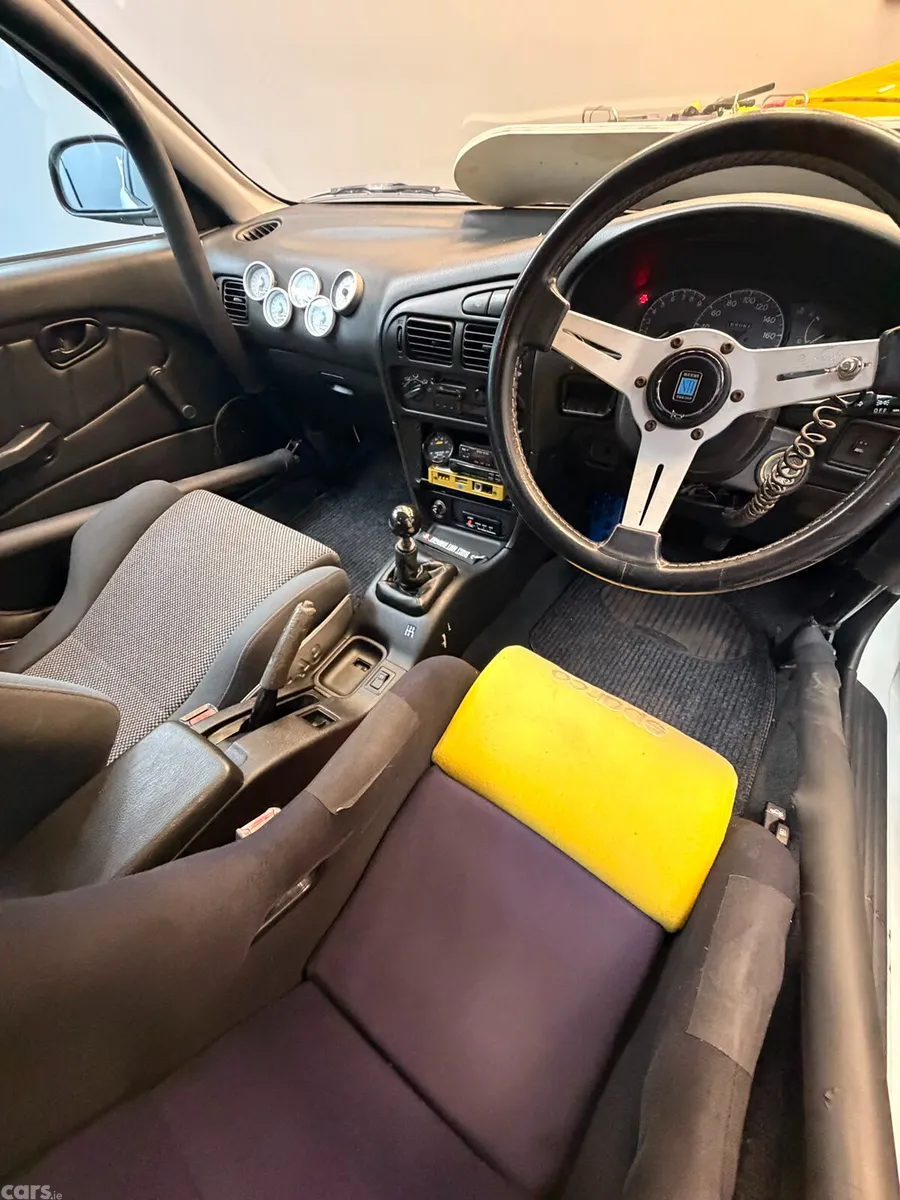 Mitsubishi Lancer Saloon, Petrol, 1994, White