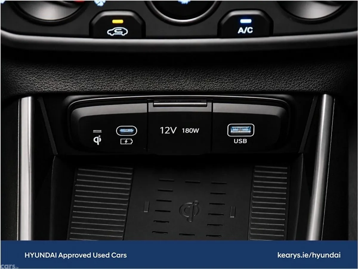 Hyundai i20 Hatchback, Petrol, 2024, Red
