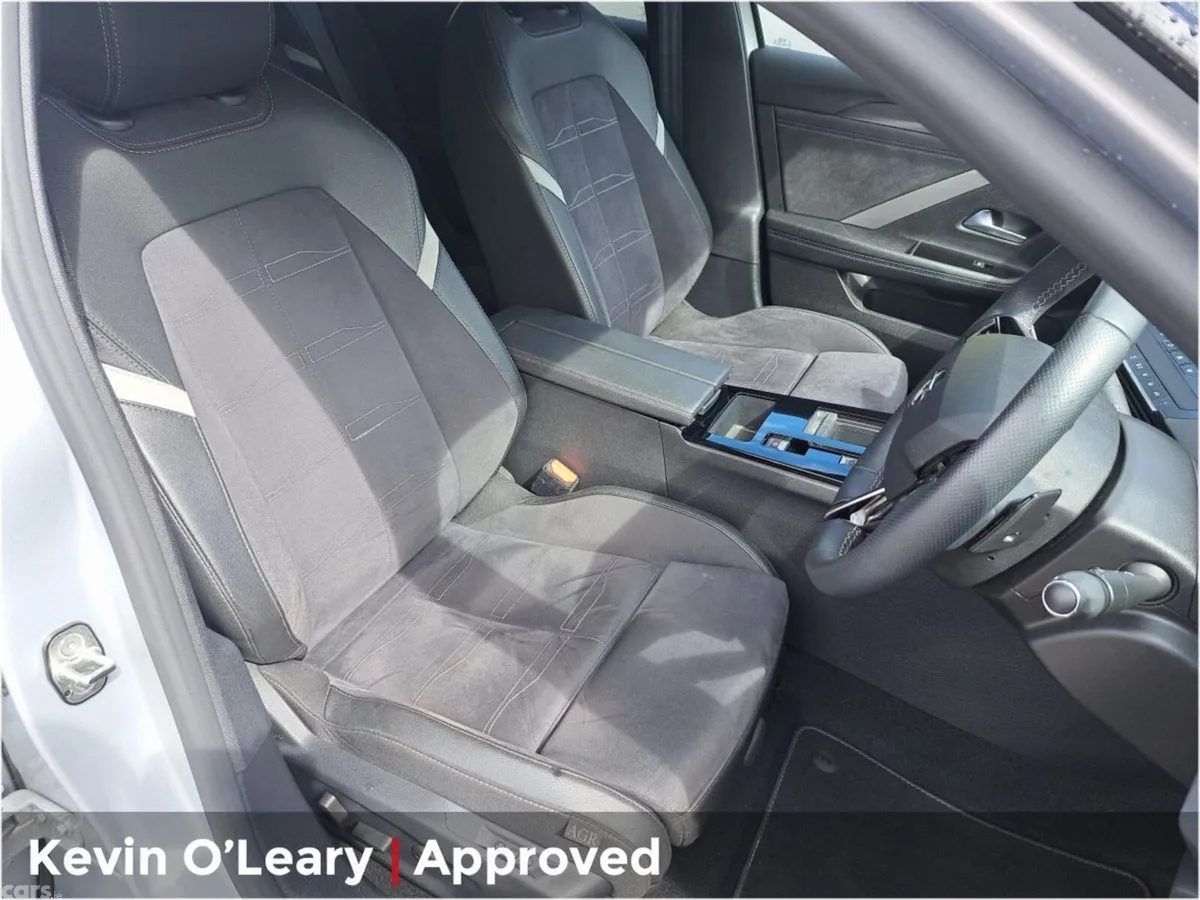 Opel Astra Hatchback, Petrol, 2023, Silver