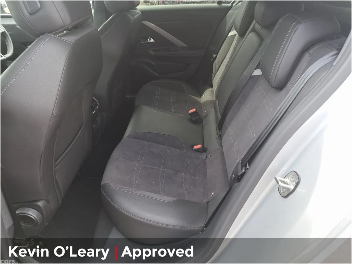 Opel Astra Hatchback, Petrol, 2023, Silver