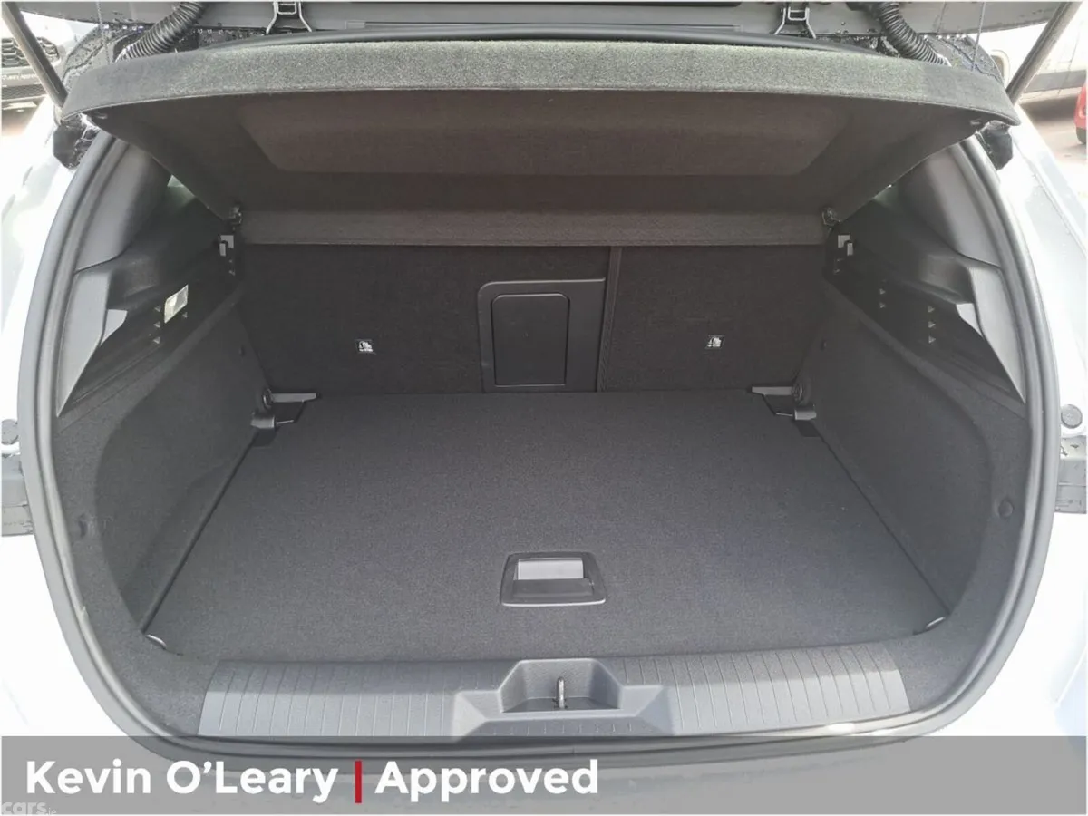 Opel Astra Hatchback, Petrol, 2023, Silver