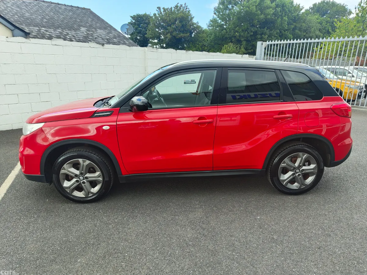 Suzuki Vitara SUV, Petrol, 2015, Red
