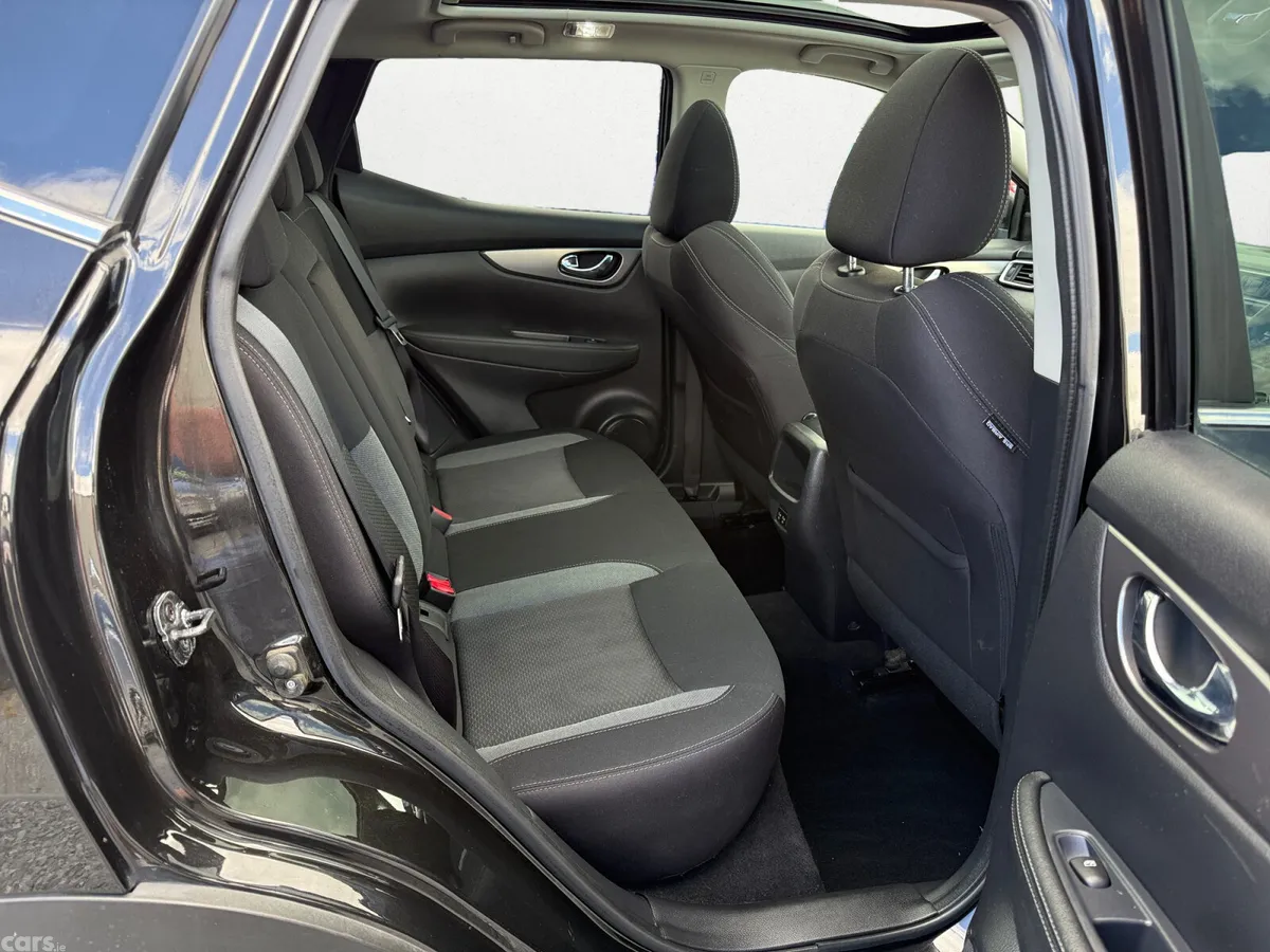 Nissan Qashqai SUV, Diesel, 2019, Black