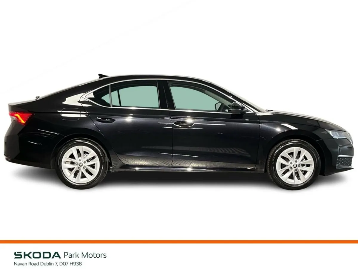 Skoda Octavia Saloon, Petrol, 2026, Black