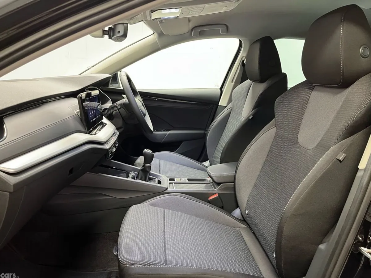 Skoda Octavia Saloon, Petrol, 2026, Black