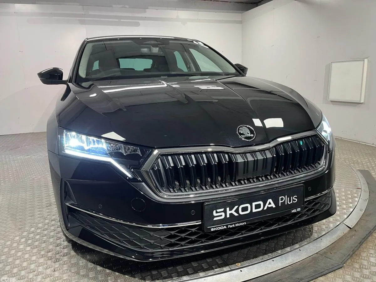 Skoda Octavia Saloon, Petrol, 2026, Black