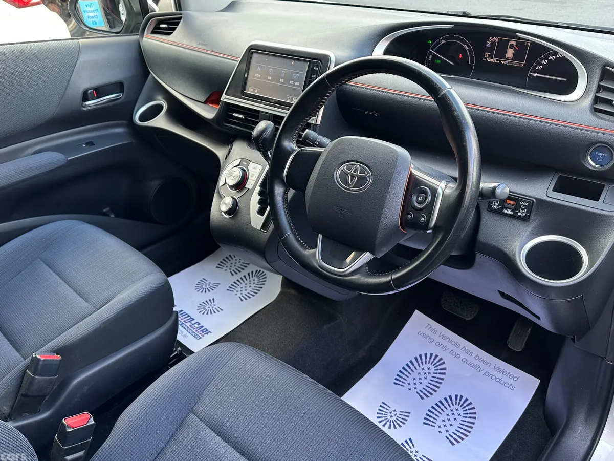 Toyota Sienta MPV, Petrol Hybrid, 2015, Silver