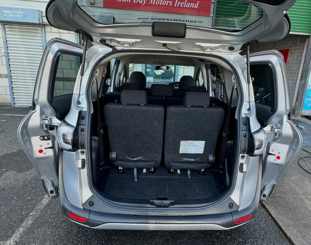 Toyota Sienta MPV, Petrol Hybrid, 2015, Silver