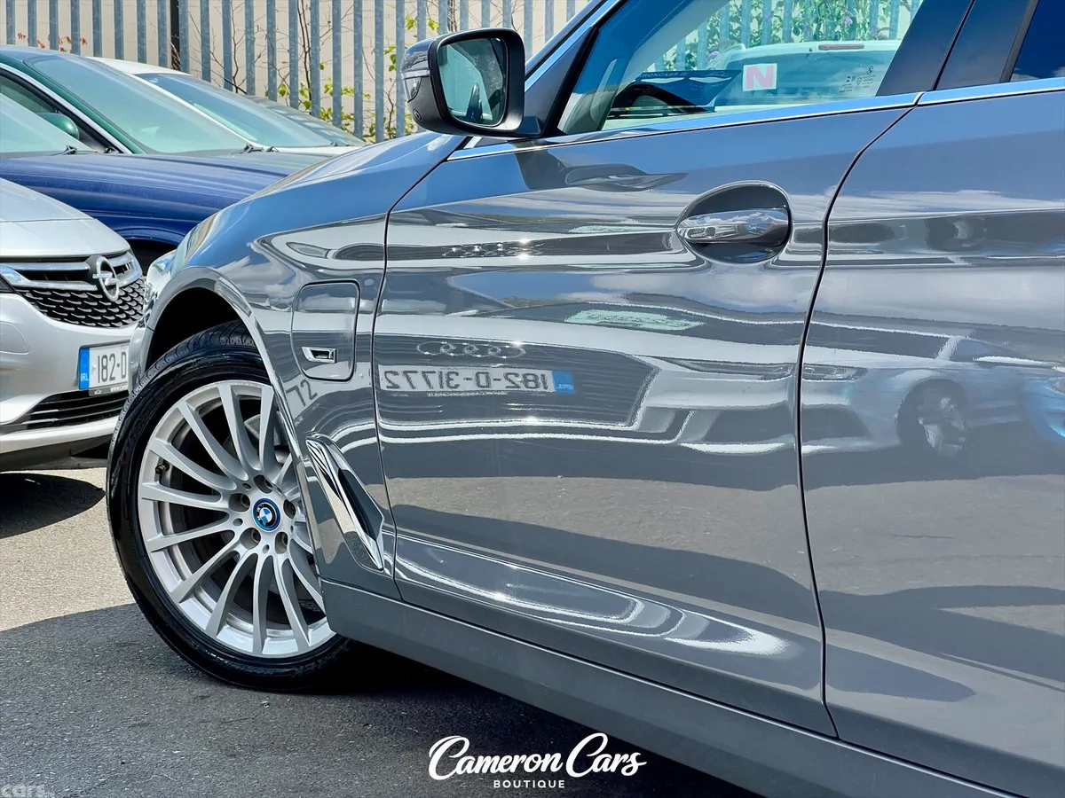 BMW 5-Series Estate, Petrol Plug-in Hybrid, 2021, Grey
