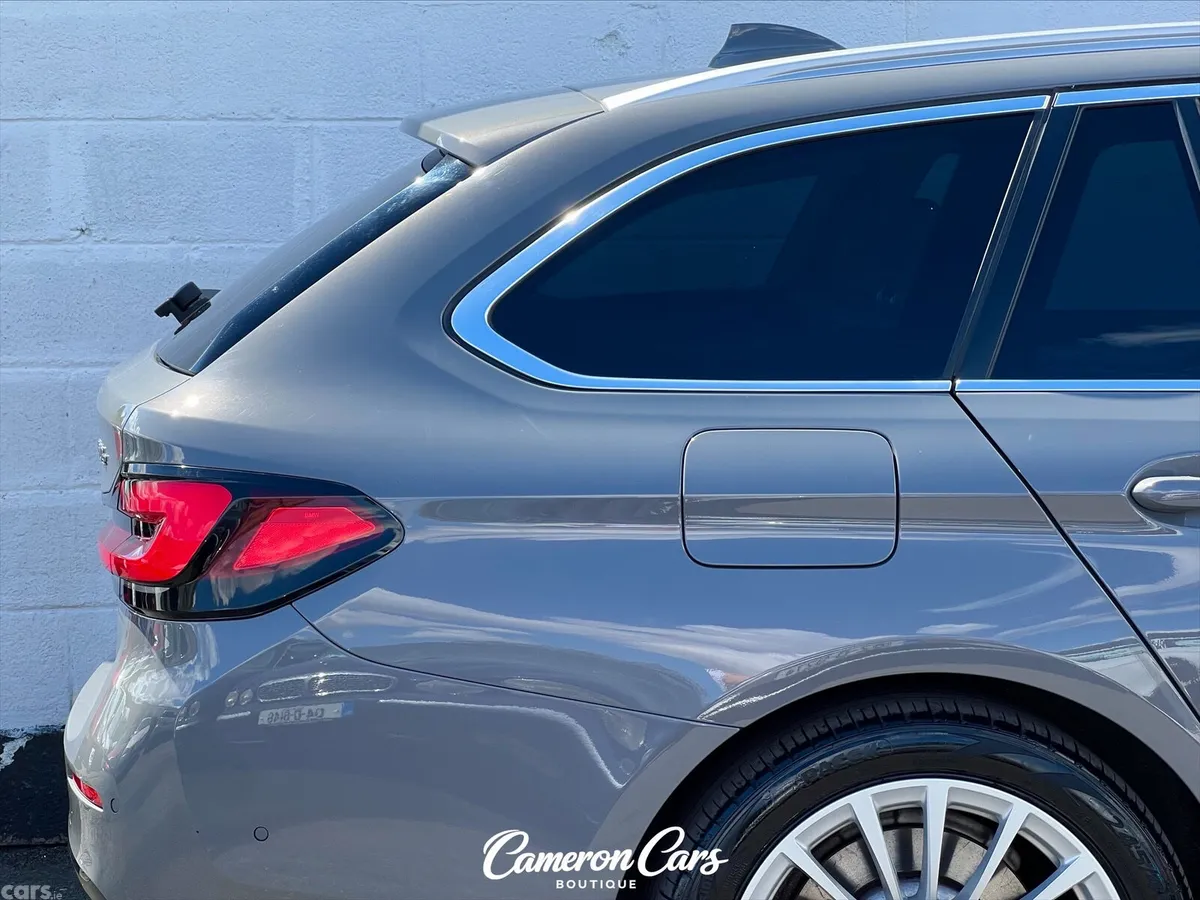 BMW 5-Series Estate, Petrol Plug-in Hybrid, 2021, Grey
