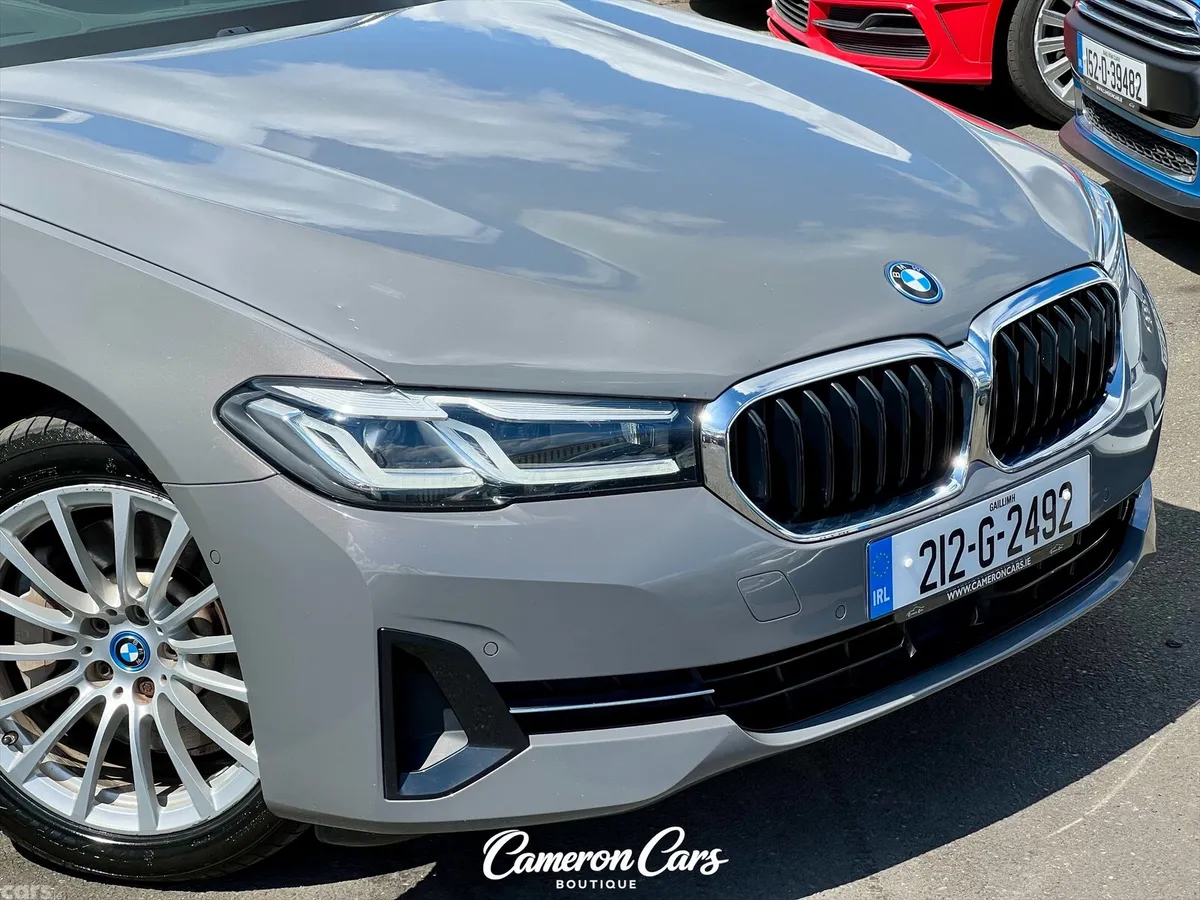 BMW 5-Series Estate, Petrol Plug-in Hybrid, 2021, Grey