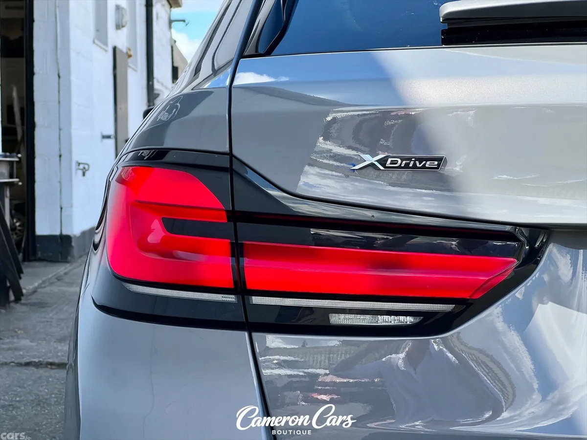 BMW 5-Series Estate, Petrol Plug-in Hybrid, 2021, Grey