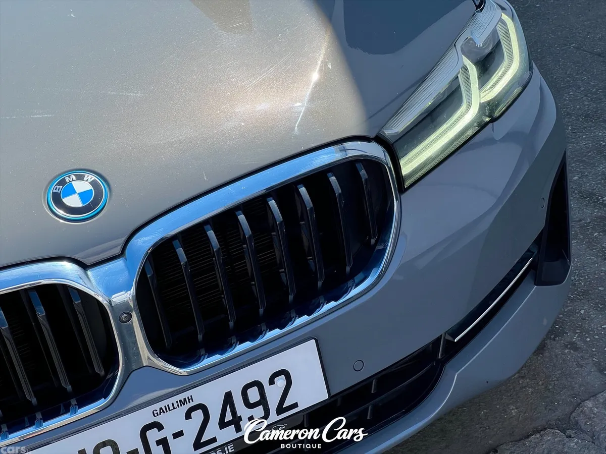 BMW 5-Series Estate, Petrol Plug-in Hybrid, 2021, Grey