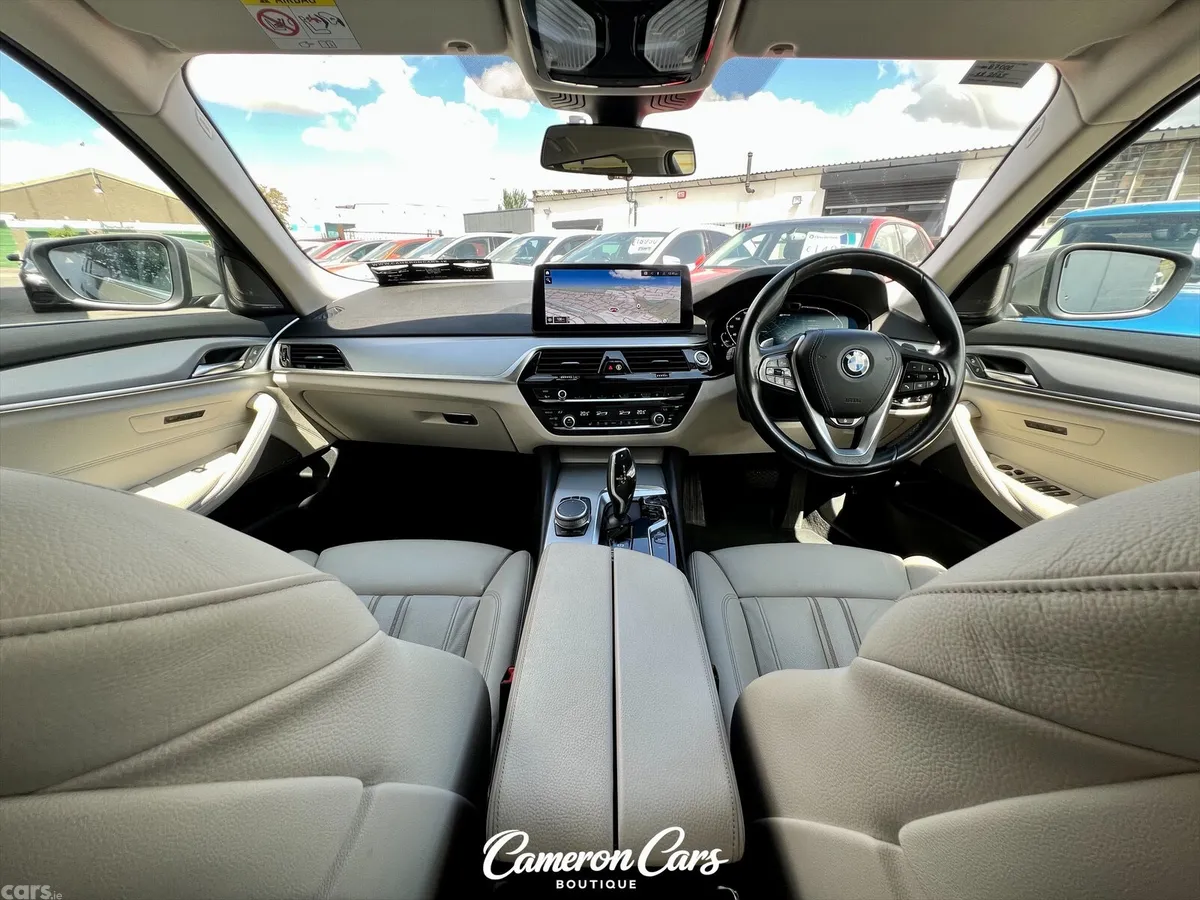 BMW 5-Series Estate, Petrol Plug-in Hybrid, 2021, Grey