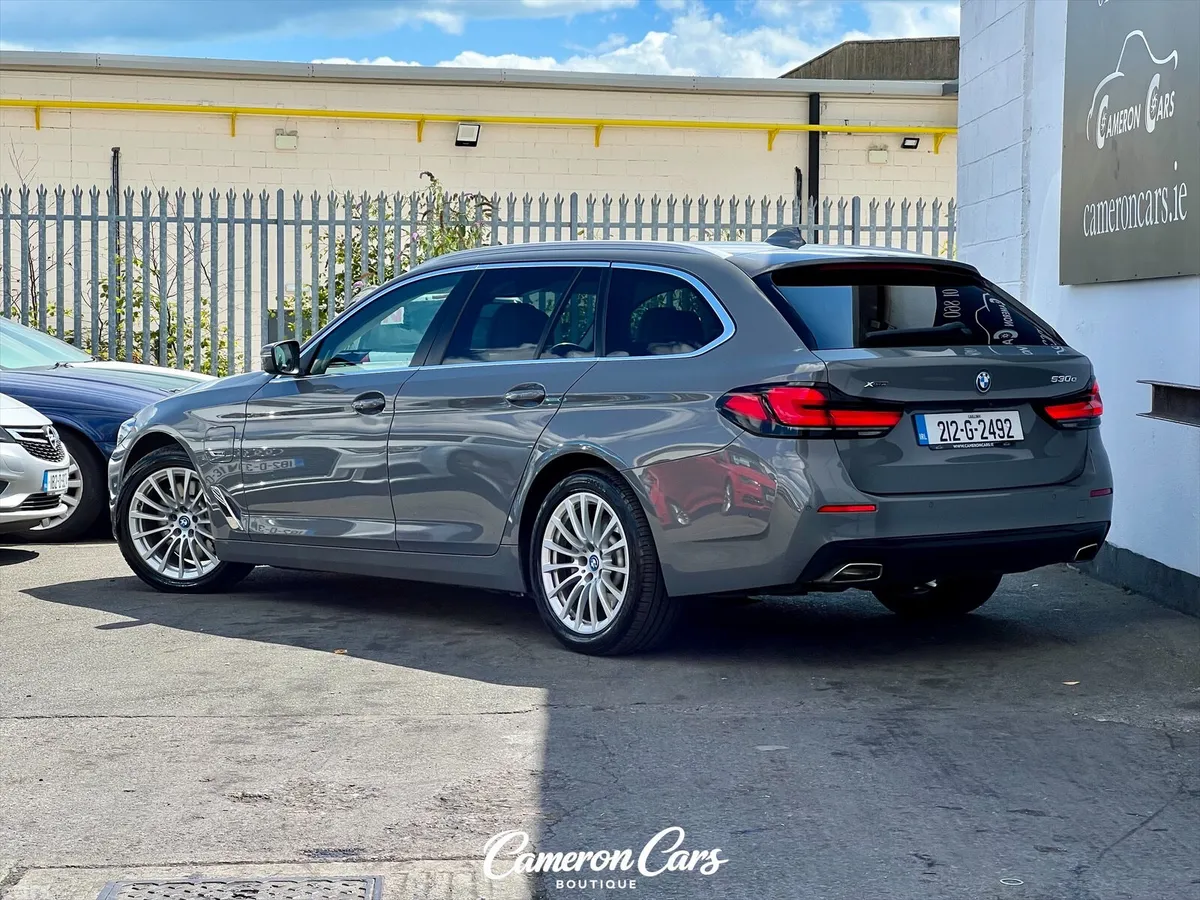 BMW 5-Series Estate, Petrol Plug-in Hybrid, 2021, Grey