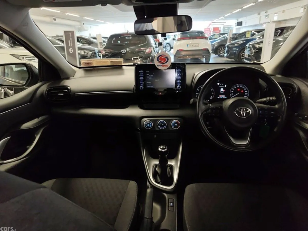 Toyota Yaris Hatchback, Petrol, 2021, Bronze