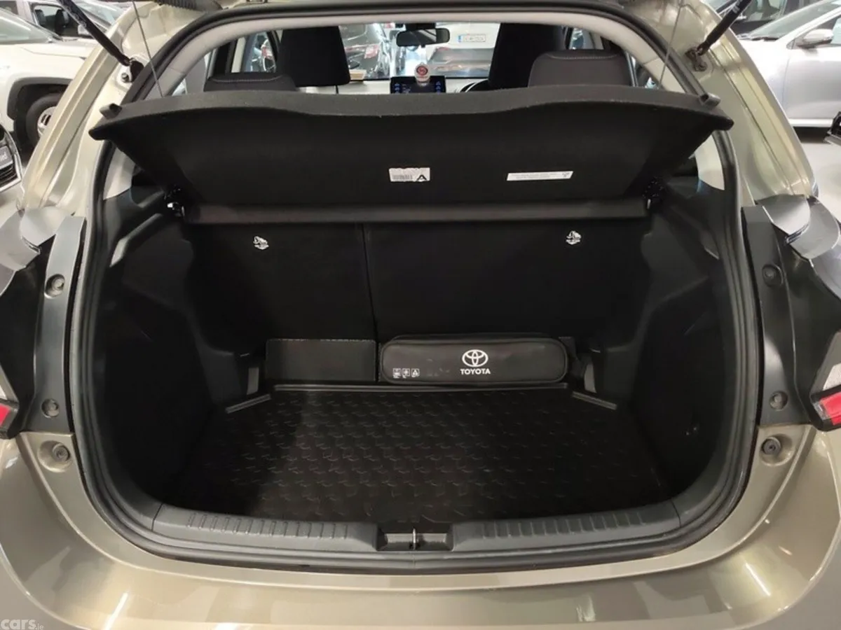 Toyota Yaris Hatchback, Petrol, 2021, Bronze