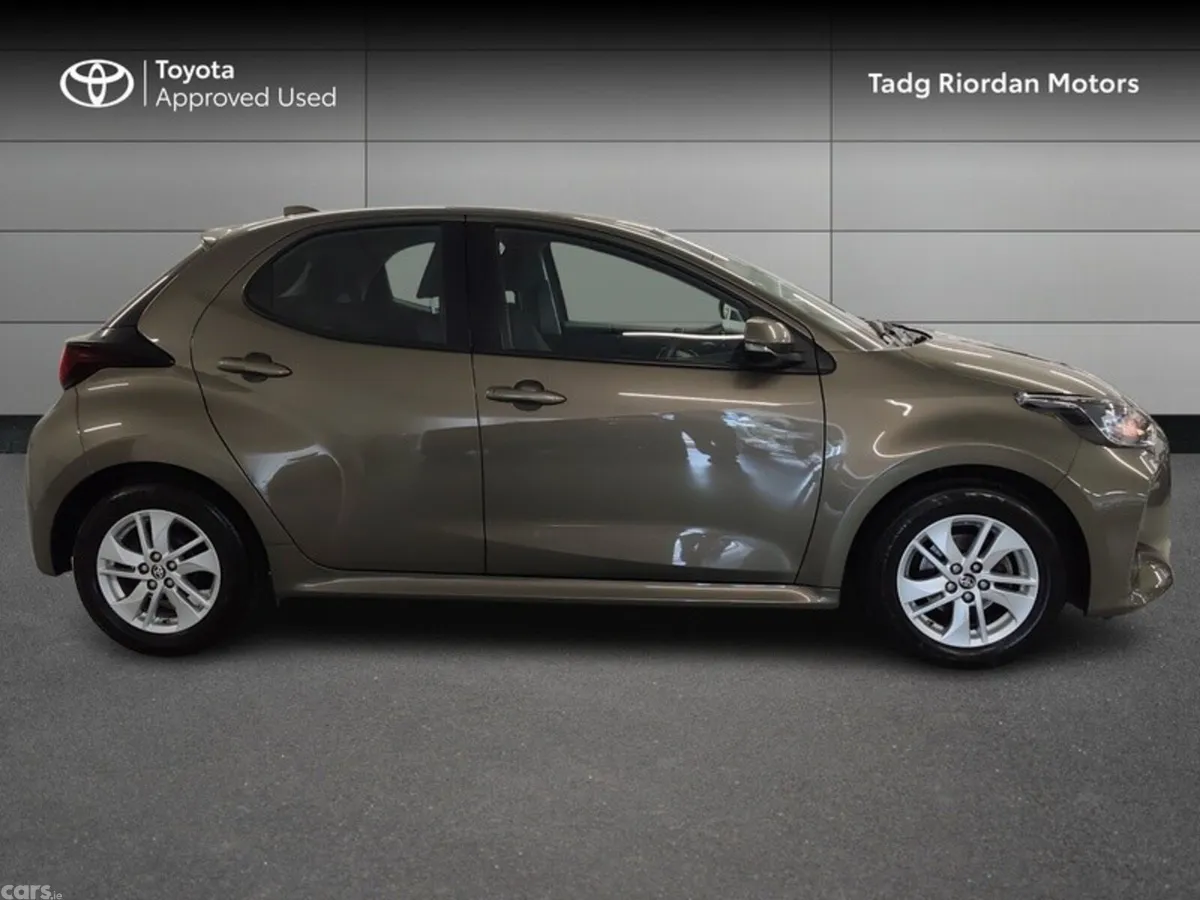 Toyota Yaris Hatchback, Petrol, 2021, Bronze
