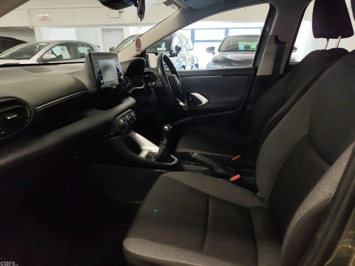 Toyota Yaris Hatchback, Petrol, 2021, Bronze