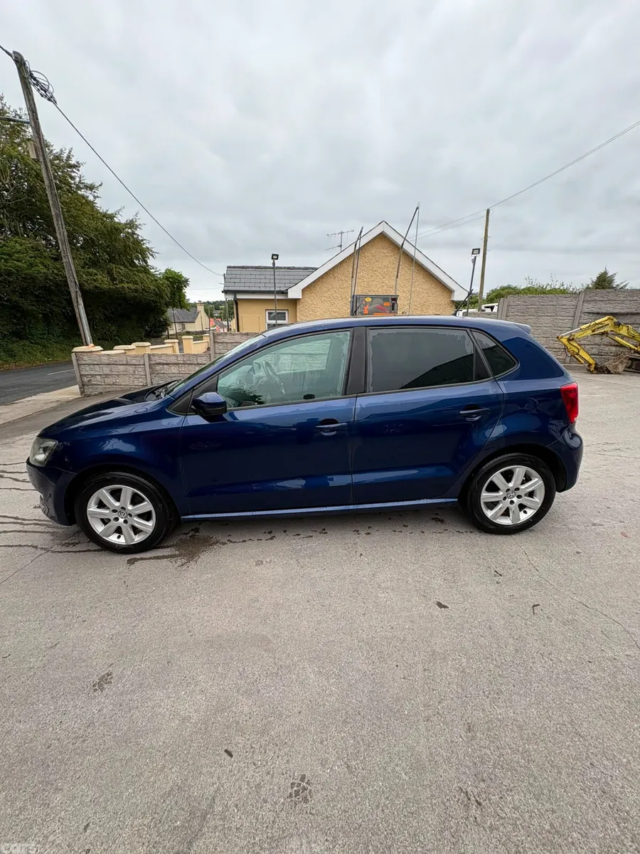 Volkswagen Polo Hatchback, Petrol, 2013, Blue