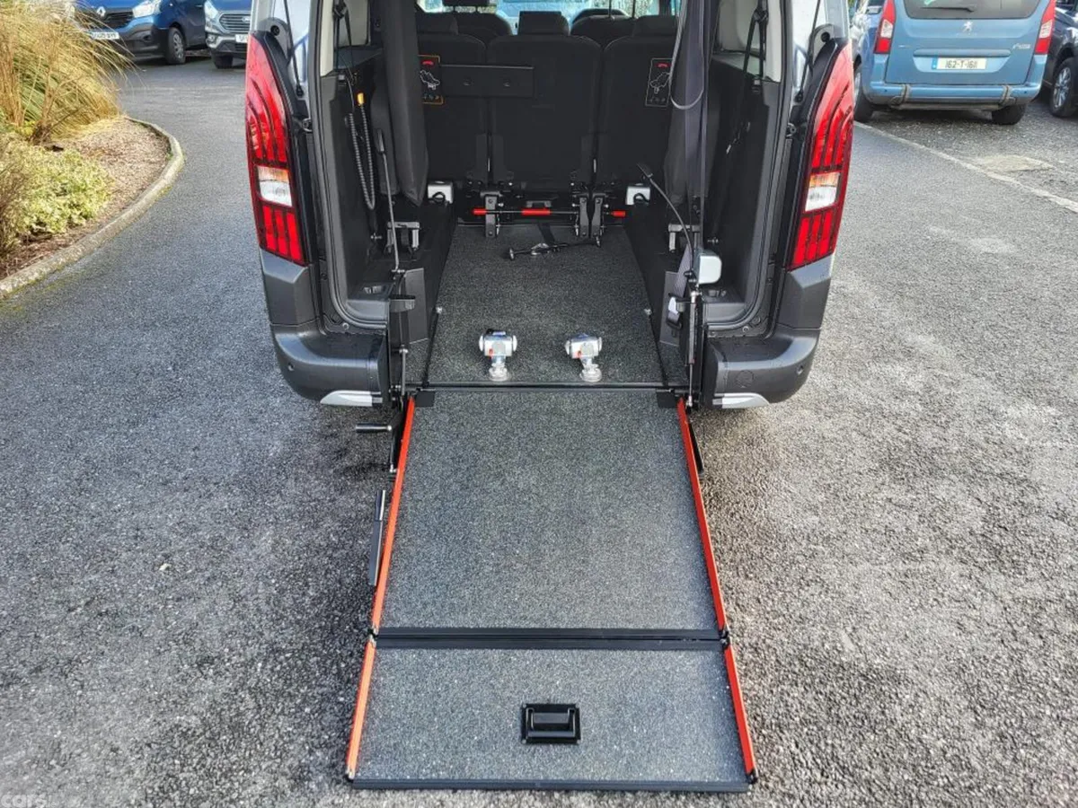 Peugeot Rifter MPV, Diesel, 2024, Grey