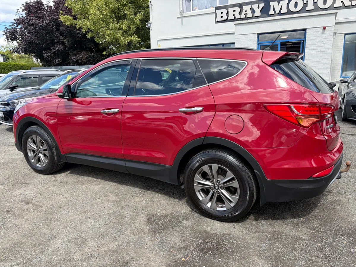 Hyundai Santa Fe SUV, Diesel, 2015, Red