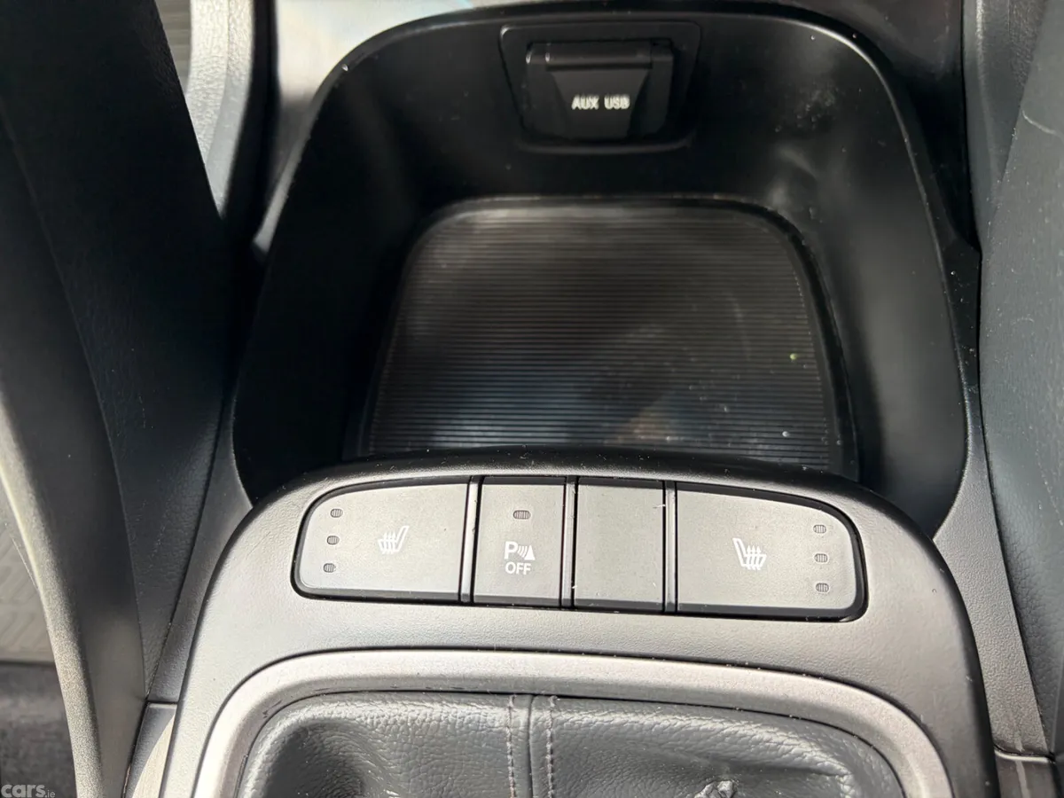 Hyundai Santa Fe SUV, Diesel, 2015, Red
