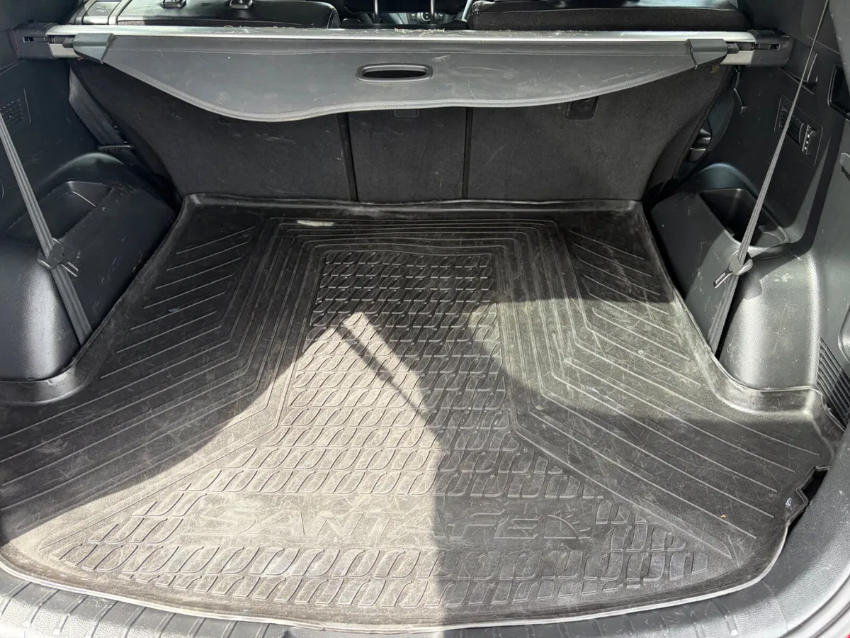 Hyundai Santa Fe SUV, Diesel, 2015, Red