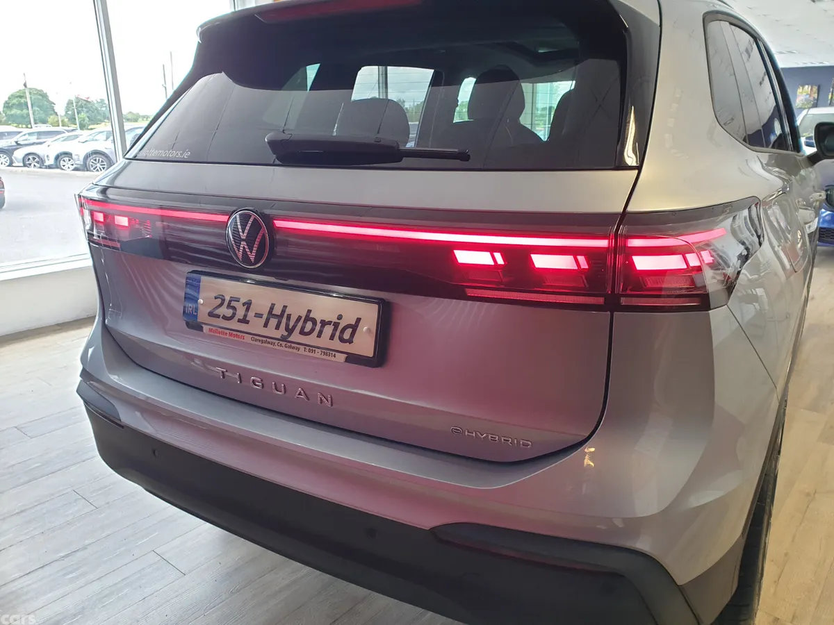 Volkswagen Tiguan SUV, Petrol Hybrid, 2025, Silver
