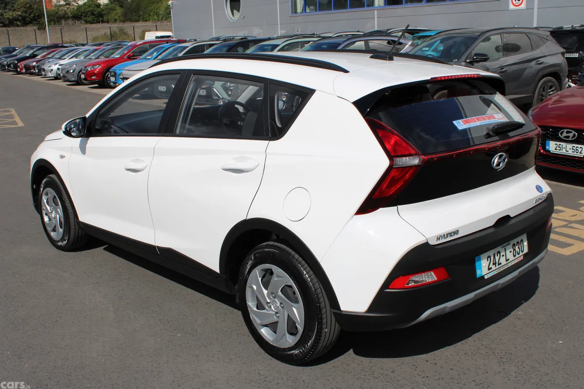 Hyundai Bayon Estate/Jeep, Petrol, 2024, White