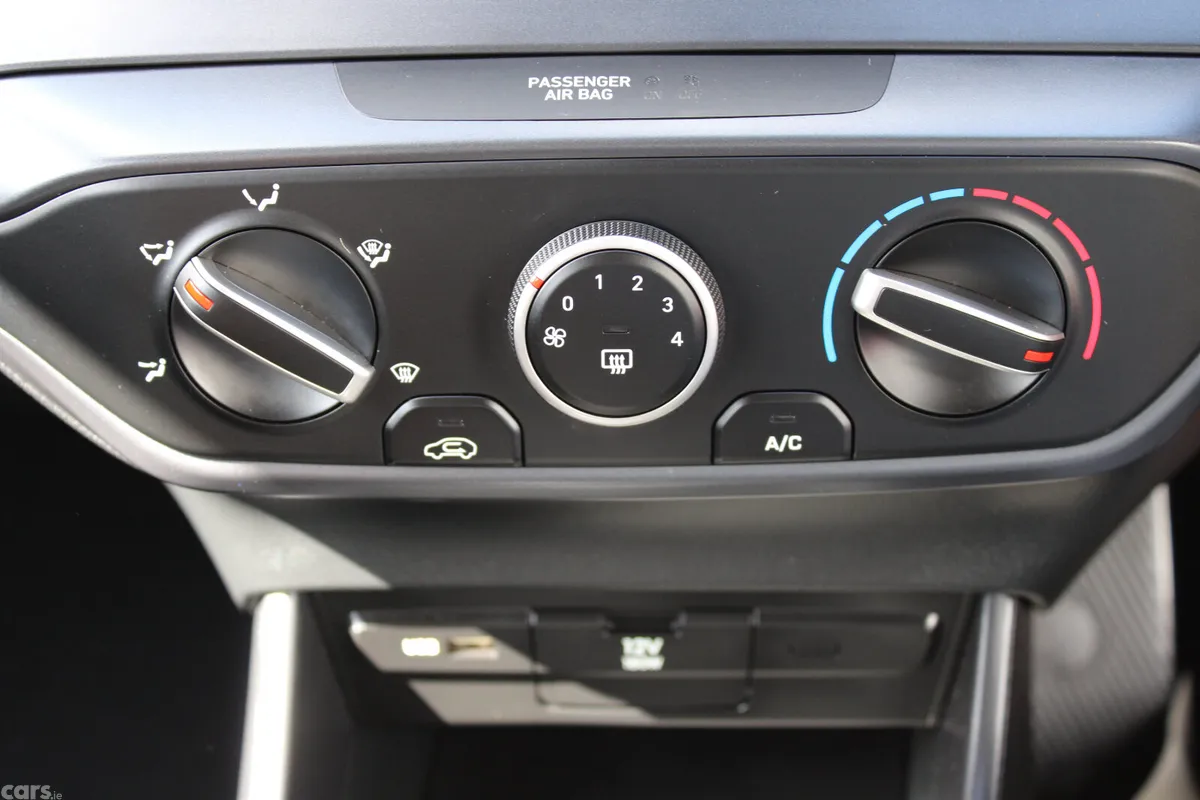 Hyundai Bayon Estate/Jeep, Petrol, 2024, White