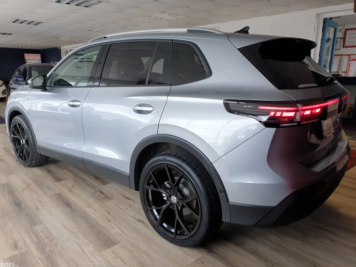 Volkswagen Tiguan SUV, Petrol Hybrid, 2025, Silver