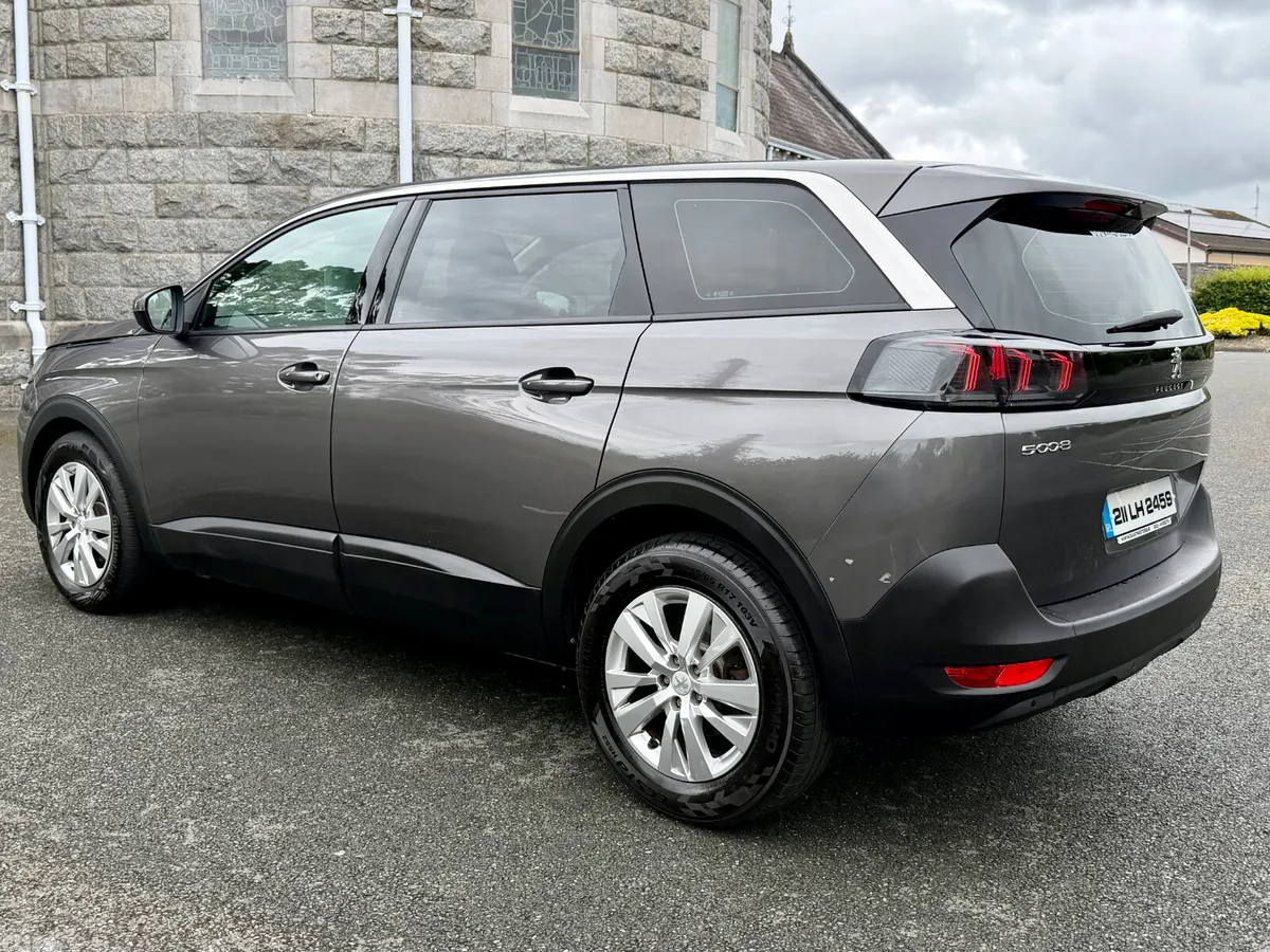 Peugeot 5008 MPV, Diesel, 2021, Grey